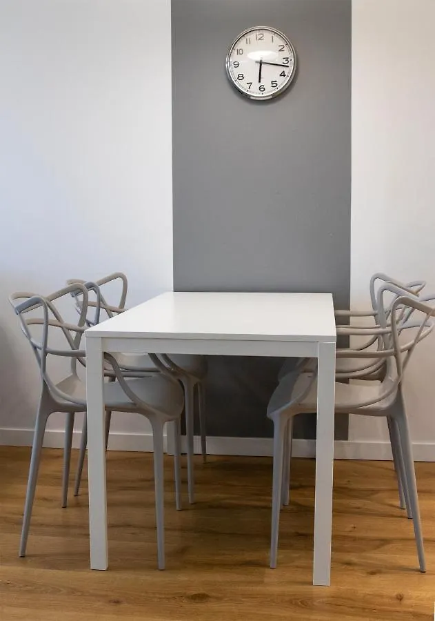 Cztery Oceany, Apartament Blisko Plazy, Grey Διαμέρισμα Γκντανσκ